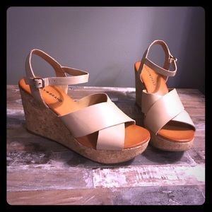 Lucky Brand size 9 nude wedge heels